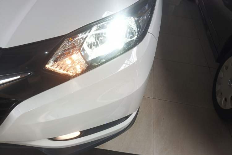 Used Honda Vezel 2016 1.8L CVT Front-Wheel Drive Pioneer Edition
