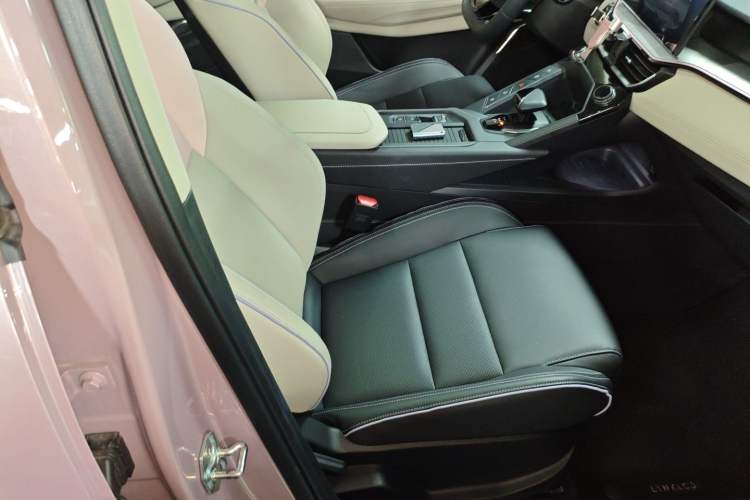 Used Lynk & Co 06 EM-P 2023 1.5T Remix PHEV Shero