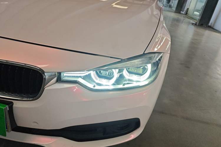 Used BMW 3 Series 2016 316i Fashion Model
