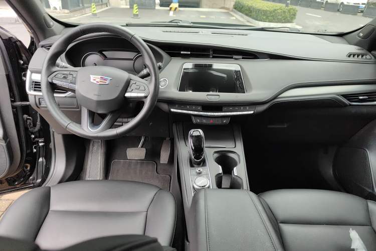 Used Cadillac XT4 2021 28T Two-Wheel Drive Leading Version
