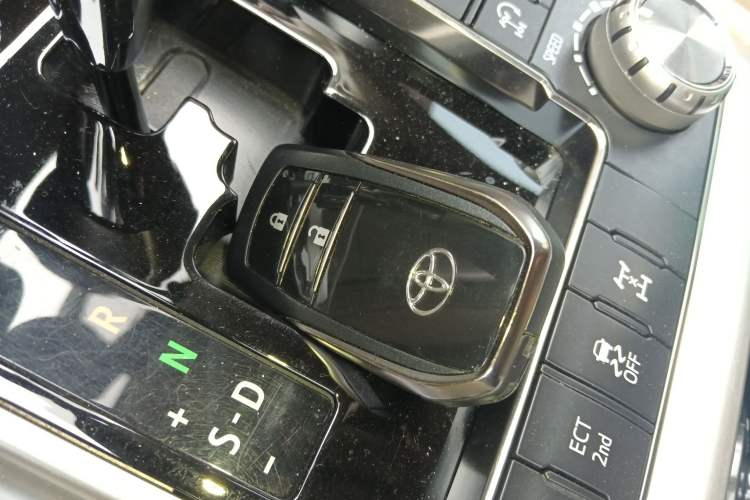 Used Toyota Land Cruiser 