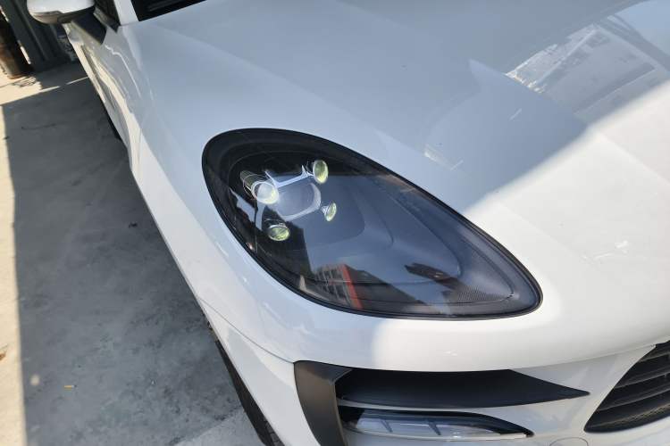 Used Porsche Macan 2018 Macan 2.0T Right Front Headlight