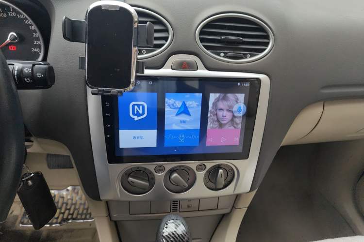 Used Ford Focus 2011 Sedan 1.8L Automatic Fashion Edition
