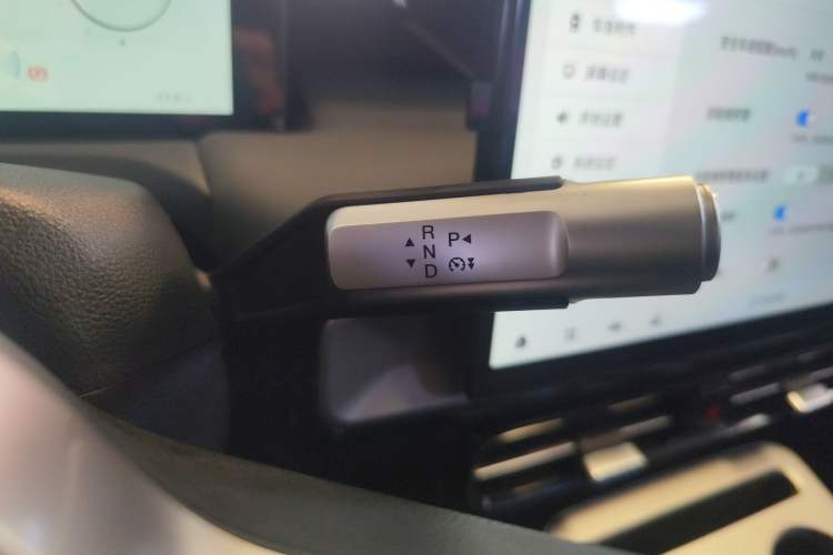 Used AION Y 2024 Plus 510 Intelligent Driving Version Gear Lever