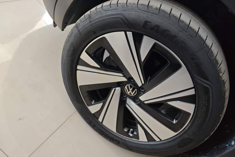 Used Volkswagen Teramont 2023 380TSI Four-Wheel Drive Prestige Luxury Edition Left Front Wheel Hub