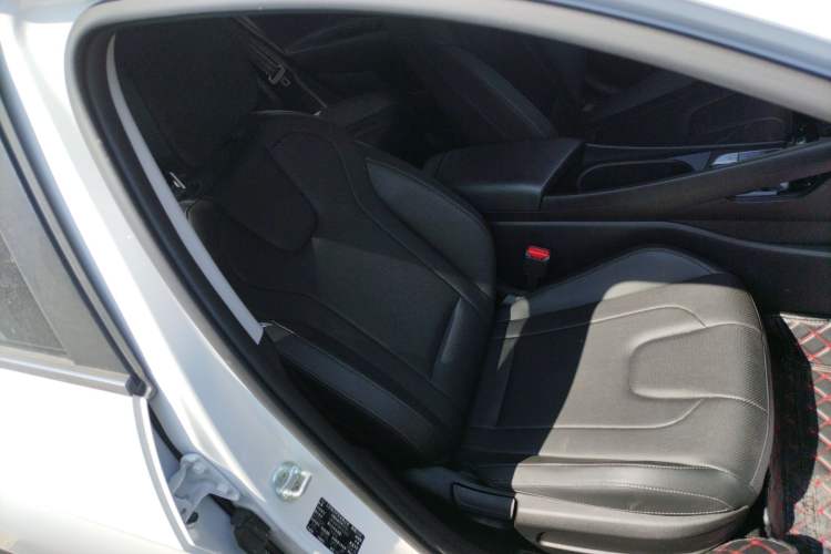 Used Hyundai Elantra 2023 1.5L CVT GLX Elite Edition Right Front Seat