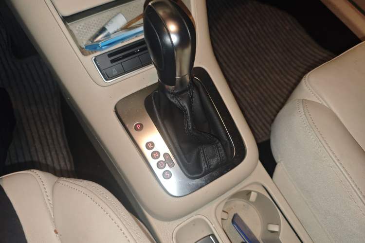 Used Volkswagen Tiguan 2016 300TSI Automatic Two-Wheel Drive Comfort Edition Gear Lever