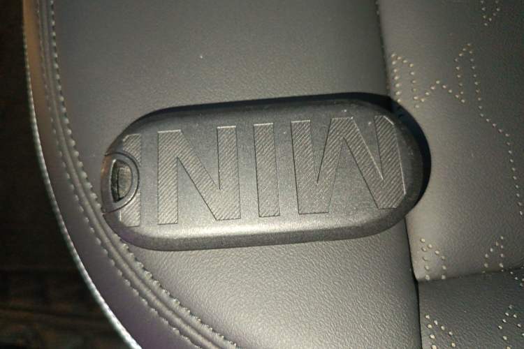 Used MINI Electric COOPER 2024 456km COOPER E Classic Edition
