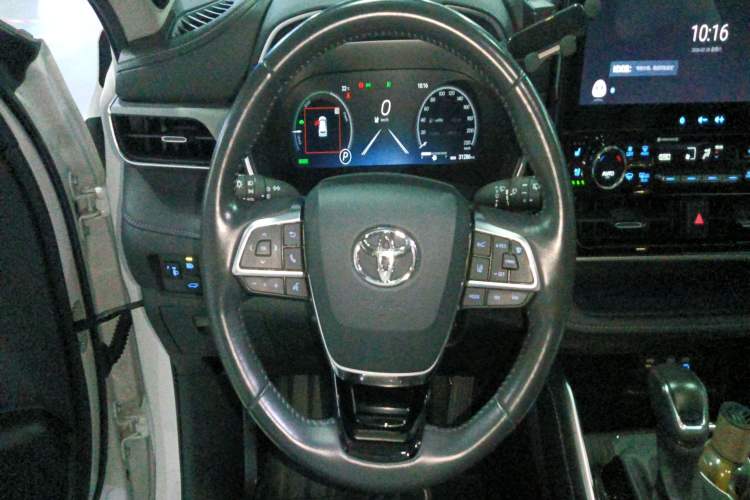 Used Toyota Highlander 2022 Dual-Engine 2.5L Four-Wheel Drive Supreme Edition 7-Seater Steering Wheel