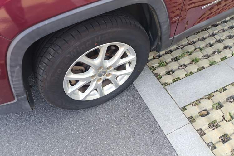 Used Jeep Cherokee 2016 2.4L Leading Edition
