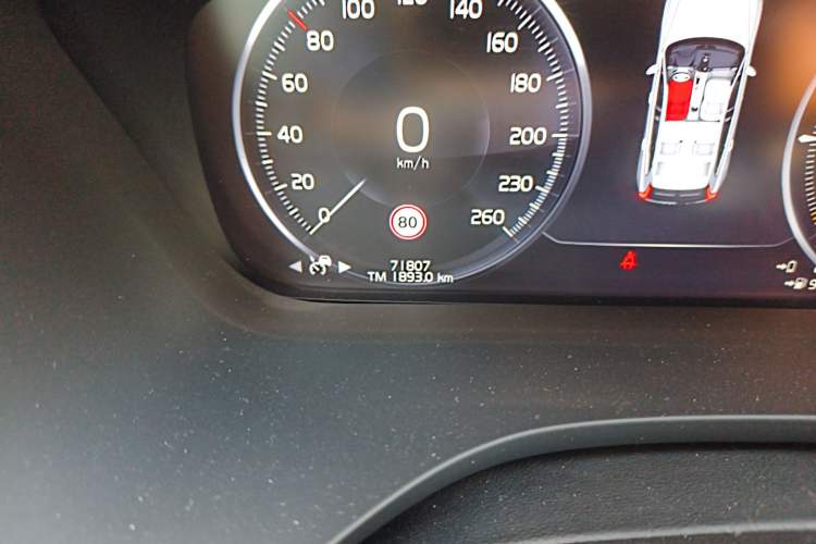 Used Volvo XC60 New Energy 2019 T8 E-Drive Hybrid Prestige Luxury Version China V Standard Odometer Close Up