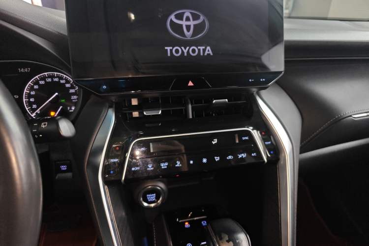 Used Toyota Harrier 2022 2.0L CVT Two-Wheel Drive Deluxe Edition