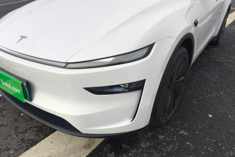 Used Tesla Model Y 2025 Long-Range All-Wheel-Drive Version