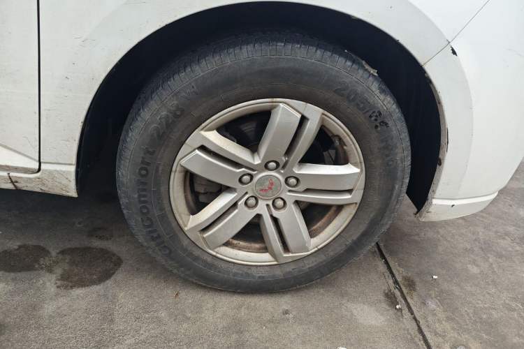 Used Wuling Hongguang PLUS 2019 1.5T Manual Comfort Version 7 Seats Right Front Wheel Hub