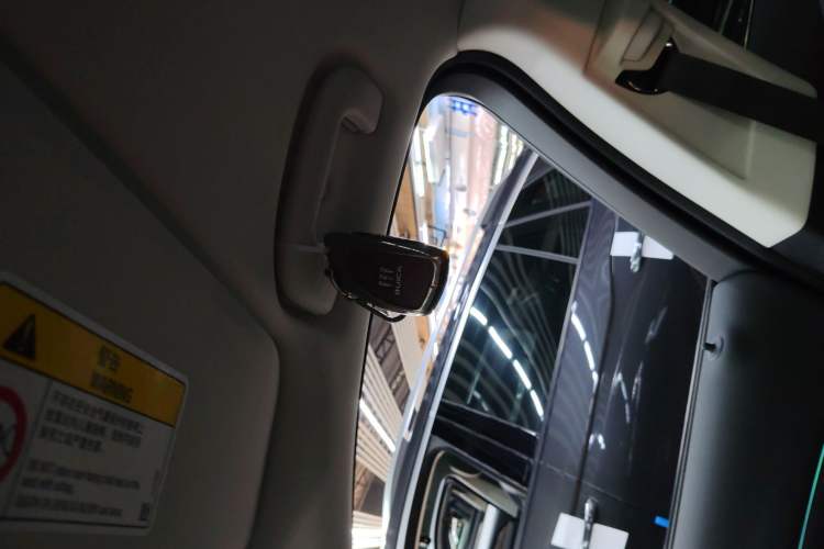 Used Buick Envision 2025 Encore Plus 28T Two-Wheel-Drive Platinum Edition