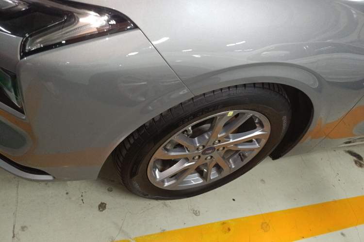 Used Ford Mondeo 2023 EcoBoost 180 Luxury Model Left Front Wheel Hub