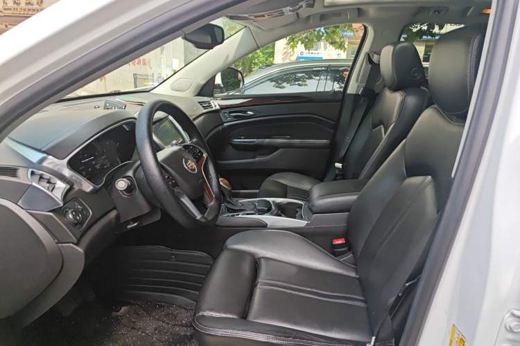 Used Cadillac SRX 2014 3.0L Leading Model