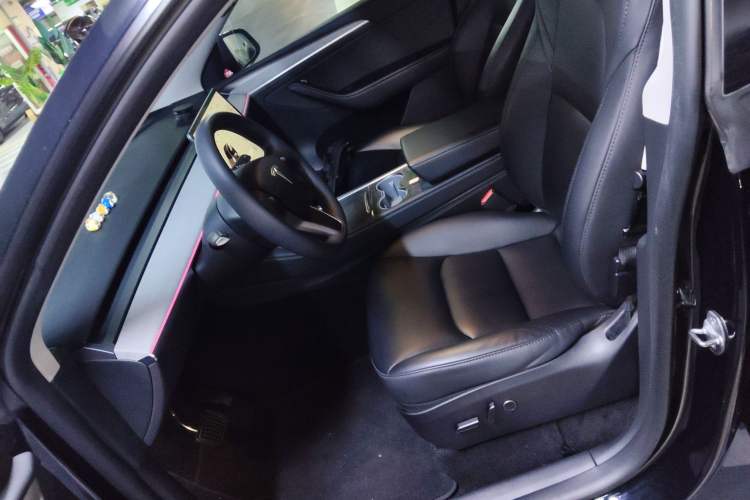 Used Tesla Model Y 2023 Long-Range All-Wheel-Drive Version