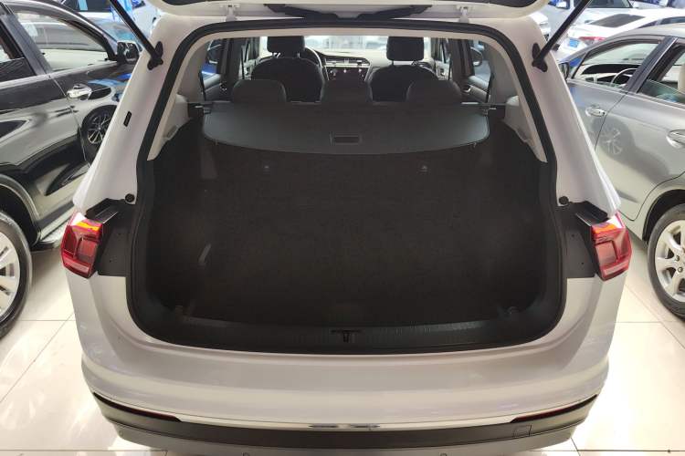 Used Volkswagen Tiguan L 2018 Revised Version 330TSI Automatic Two-Wheel Drive Comfort Edition
