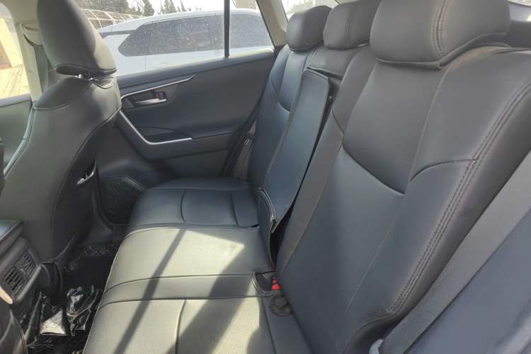 Used Toyota RAV4 2021 2.0L CVT Two-Wheel Drive Fashion PLUS Edition