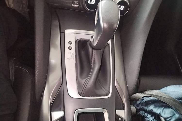 Used DS 5 2015 1.6T Elegant Edition THP160 Gear Lever
