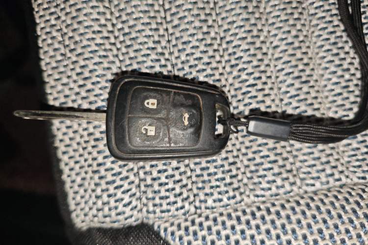 Used Chevrolet Aveo Sonic 2014 Sedan 1.4 SL MT Comfort Edition Vehicle Key