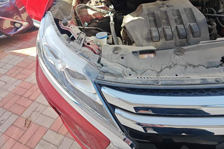 Used Mitsubishi Eclipse Cross 2018 1.5T CVT Two-Wheel Drive Belief Edition Right Front Headlight