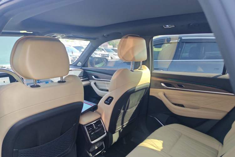 Used Geely Auto Monjaro L 2025 Dongfang Yao 2.0TD Automatic All-Wheel-Drive Wangyue Edition
