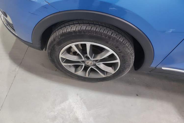 Used Hanteng X5 2018 1.5T Manual Luxury Edition Left Front Wheel Hub