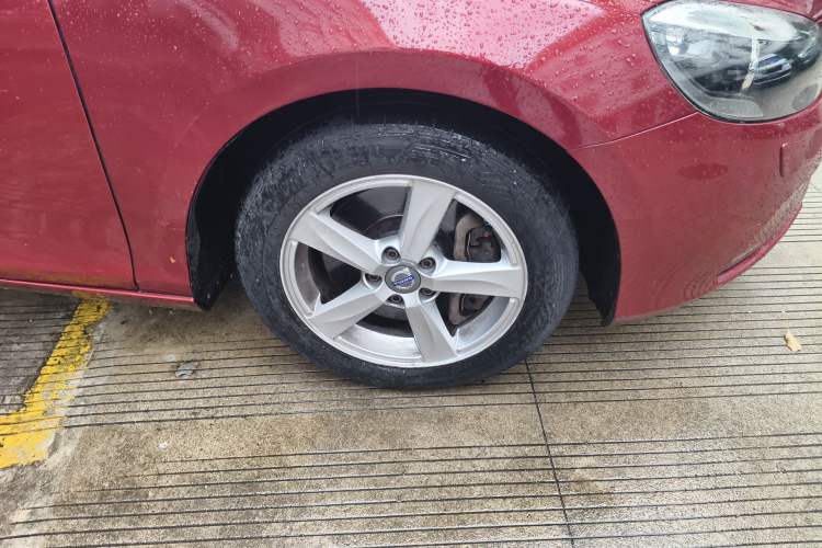 Used Volvo V40 2016 T3 Zhiyi Edition
