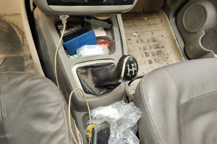 Used BAIC Weiwang M20 2015 1.2L economy version A122 Gear Lever