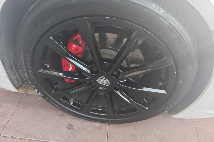 Used Porsche 718 2018 Boxster 2.0T Right Front Wheel Hub