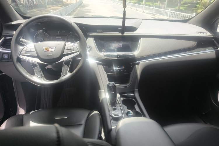 Used Cadillac XT5 2021 28T Tech Edition