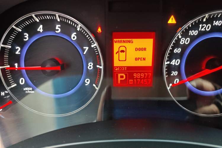 Used Infiniti FX 2011 FX35 Standard Edition Odometer Close Up