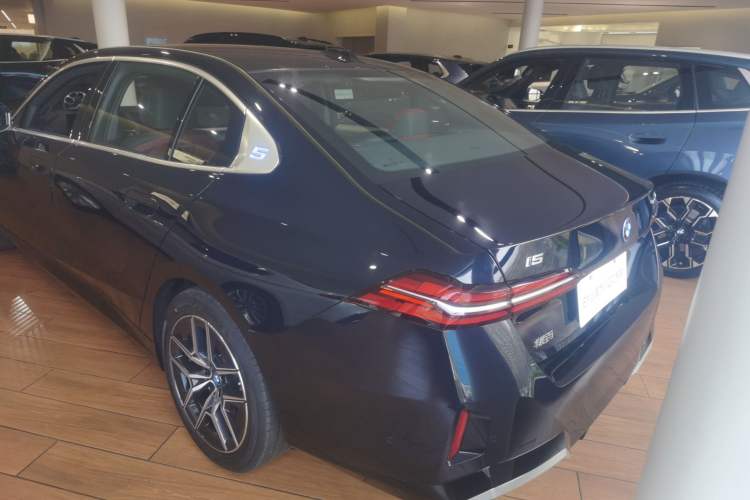 Used BMW i5 2025 eDrive 40L M Sport Package
