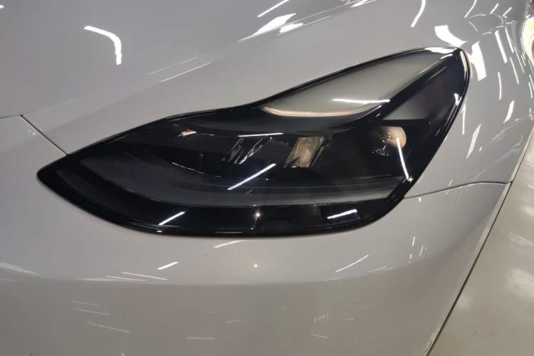 Used Tesla Model Y 2021 Long-Range All-Wheel-Drive Version 3D7 Left Front Headlight