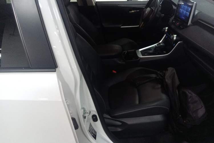 Used Toyota RAV4 2022 2.0L CVT Two-Wheel Drive Fashion Plus Edition