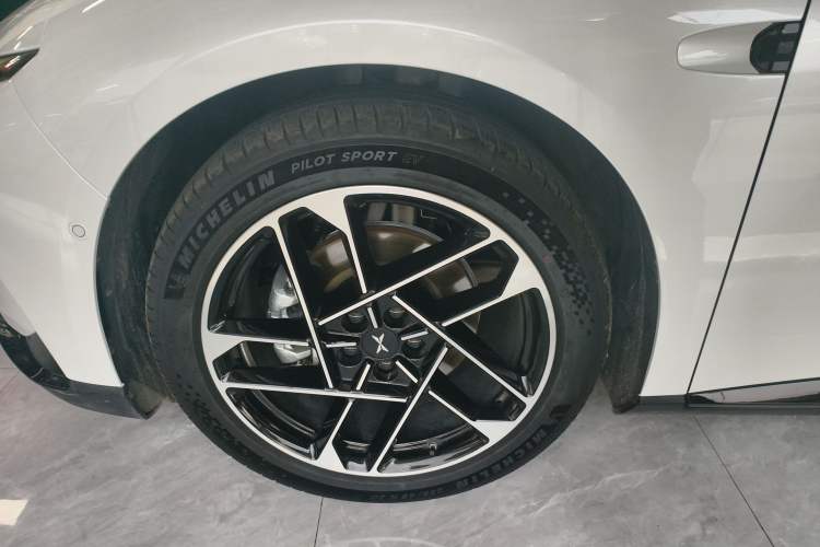 Used XPeng P7+ 2024 Long-Range Max Left Front Wheel Hub