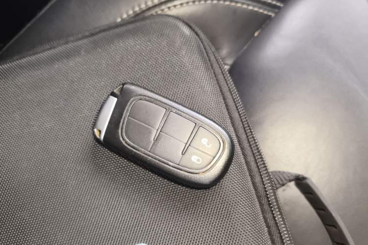 Used Jeep Cherokee 2016 2.4L Professional Smart Version Vehicle Key