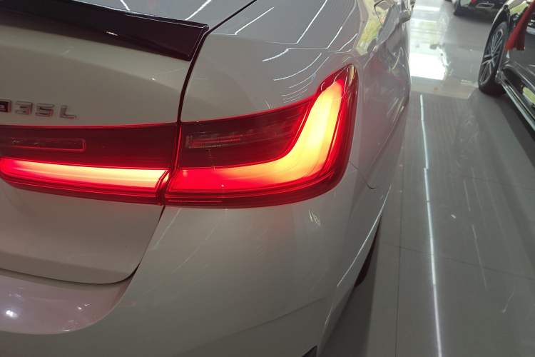 Used BMW i3 2022 eDrive 35 L Exterior 3