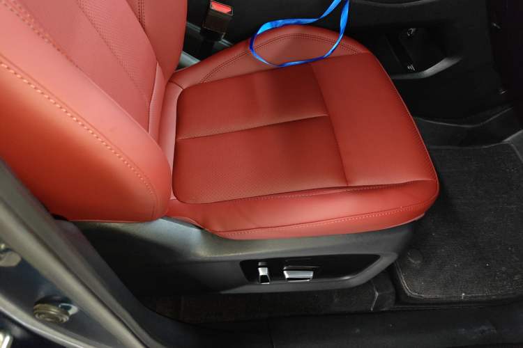 Used FORTHING T5 EVO 2021 1.5TD DCT Starry Edition Right Front Seat