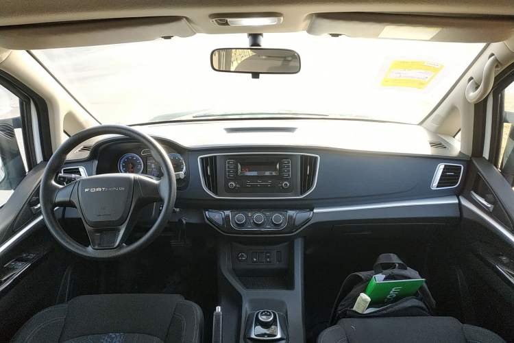 Used FORTHING Lingzhi M5 2022 Standard Version Base Model 7 Seats