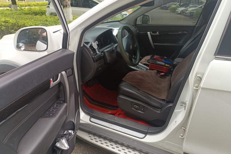 Used Chevrolet Captiva 2017 2.4L 4x4 Flagship Edition 7-Seater Driver Seat