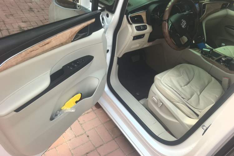 Used Buick GL8 2018 ES 28T Comfort Model China VI Standard
