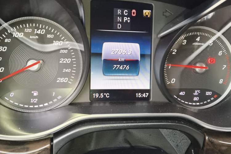 Used Mercedes-Benz V-Class 2018 V 260 L Prestige Extended Version China VI Odometer Close Up