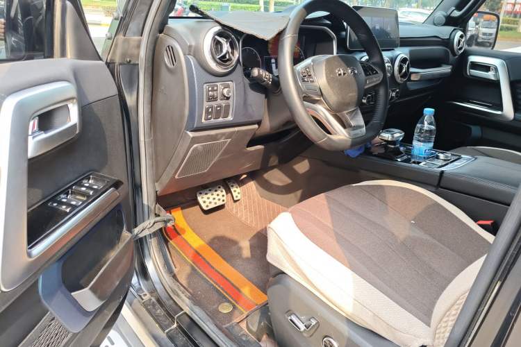 Used BAIC Off-Road BJ40 2023 2.0D Automatic Four-Wheel Drive Blade Hero Edition Adventurer Type Driver Seat