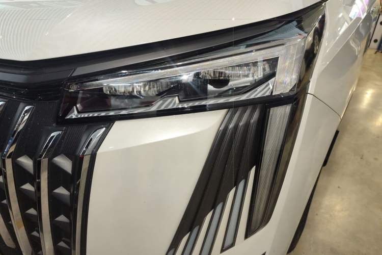 Used GAC Trumpchi M8 2024 Master Series 400T Prestige Edition Left Front Headlight