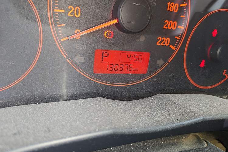 Used Honda Gienia 2017 1.5L CVT Classic Edition Odometer Close Up