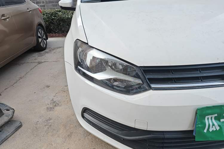 Used Volkswagen Polo 2016 1.4L Manual Fashion Model
