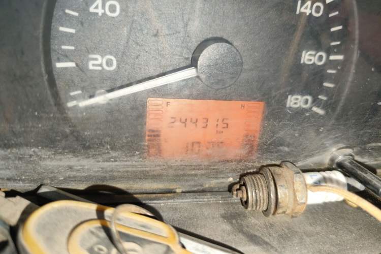 Used Wuling Rongguang 2017 1.5L Extended Basic Version Odometer Close Up